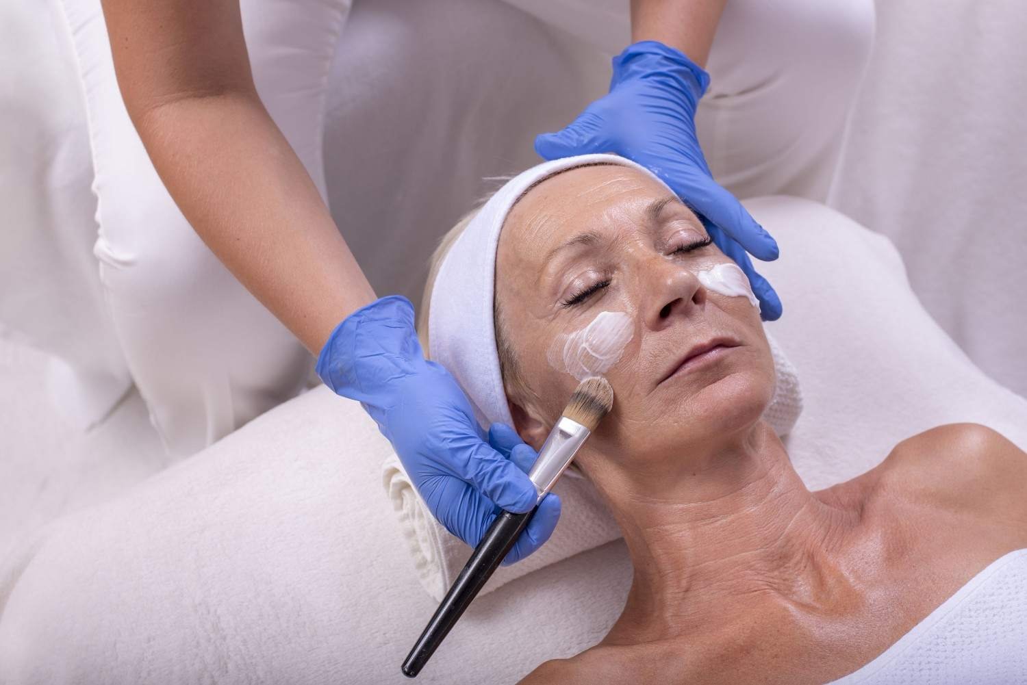 Anti-aging treatment Clinic in Saket